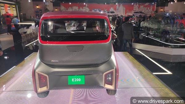 MG5 Electric Unveiled: एमजी5 इलेक्ट्रिक स्टेशन वैगन का हुआ खुलासा, सिंगल चार्ज पर देती है 400 किमी का रेंज