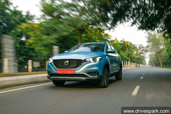 MG ZS EV Donated To IIT Delhi: एमजी ने आईआईटी दिल्ली जेडएस ईवी कार की दान, स्टूडेंट ऑटोनोमस तकनीक पर करेंगे रिसर्च