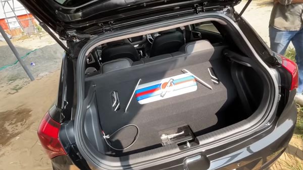 Hyundai i20 Elite Modification: हुंडई आई20 एलीट में लगाया एयर सस्पेंशन, लगाई नई कस्टम बॉडी किट