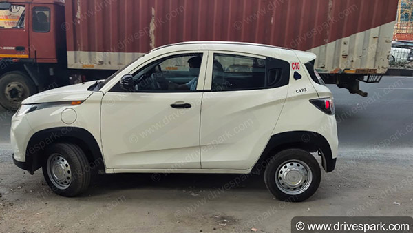 Mahindra eKUV100 Spotted Testing: महिंद्रा ईकेयूवी100 टेस्टिंग करते हुई आई नजर, सामने आई यह जानकारियां