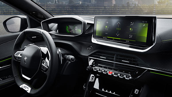 Peugeot 2008 SUV Spied: प्यूजो 2008 एसयूवी भारत में पहली बार टेस्टिंग करते आई नजर, जानें