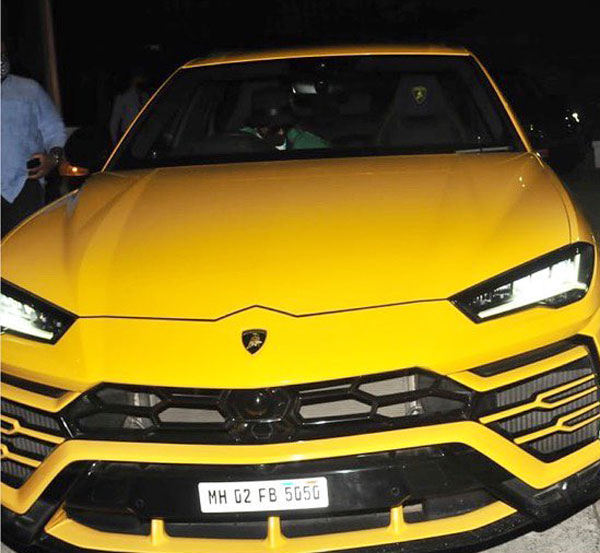 Ranveer Singh Riding Lambo Urus: लेम्बोर्गिनी उरुस एसयूवी चलाते हुए एक्टर रणवीर सिंह, तस्वीरें वायरल
