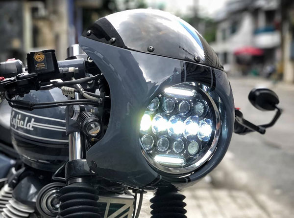 RE Interceptor 650 Modification: रॉयल एनफील्ड इंटरसेप्टर 650 को एक कैफे रेसर में किया तब्दील, देखें तस्वीरें