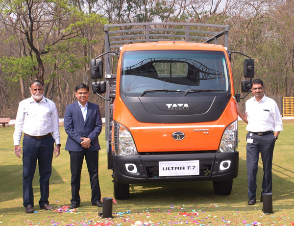 Tata Motors Unveils T-Series Smart Truck Range: टाटा मोटर्स ने टी-सीरीज की स्मार्ट ट्रक रेंज को किया पेश