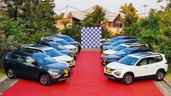 Tata Safari Delivery: एक साथ 10 टाटा सफारी किये गये डिलीवर, देखें तस्वीरें
