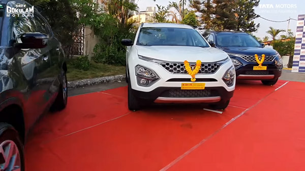 Tata Safari Delivery: एक साथ 10 टाटा सफारी किये गये डिलीवर, देखें तस्वीरें