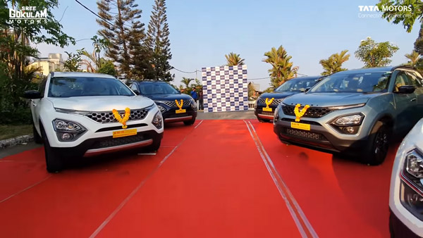 Tata Safari Delivery: एक साथ 10 टाटा सफारी किये गये डिलीवर, देखें तस्वीरें