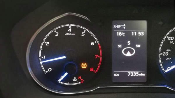 What Is TPMS And Its Function: क्या है टायर प्रेशर मॉनिटरिंग सिस्टम और कैसे काम करता है यह, जानें यहां What Is TPMS And Its Function: क्या है टायर प्रेशर मॉनिटरिंग सिस्टम और कैसे काम करता है यह, जानें यहां