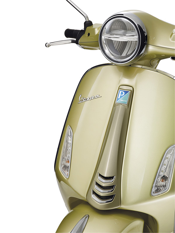 Vespa 75th Anniversary Edition Scooter Unveiled: वेस्पा ने किया 75वीं एनिवर्सरी एडिशन स्कूटर का खुलासा