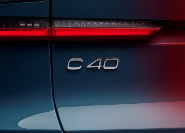 Volvo C40 Electric SUV Unveiled: आ रही है वोल्वो की सी40 इलेक्ट्रिक एसयूवी, रेंज होगी 400 किमी से अधिक