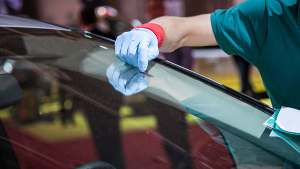Tips To Take Care Of Car Windscreen: इन 5 तरीकों से आप सुरक्षित रख सकते हैं कार की विंडस्क्रीन, जानें