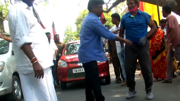 Yoga Trainer Pulls Maruti Alto 800: योग प्रशिक्षक ने मारुति ऑल्टो 800 को खींचा, वीडियो हुआ वायरल