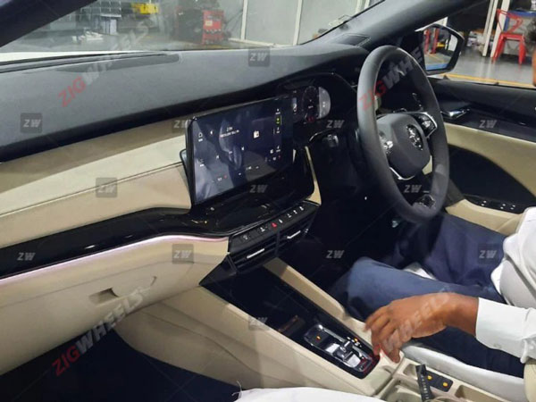 New Skoda Octavia Arrives Dealership: नई स्कोडा ऑक्टाविया डीलरशिप पहुंची, जल्द होगी लाॅन्च