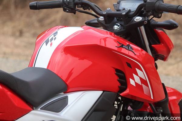 2021 TVS Apache RTR 160 Review: लेटेस्ट डिजाइन के साथ है परफेक्ट एंट्री लेवल कम्यूटर बाइक