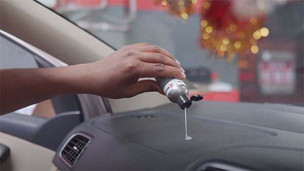 Car Detailing Service: कार डिटेलिंग करवा लिया तो भूल जाएंगे नॉर्मल वॉशिंग, जानिए कैसे होती है सफाई