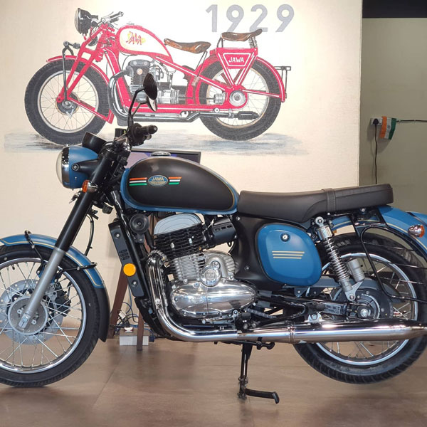 Jawa 42 Customized With New Paint Job: नए पेंट जॉब के साथ यह जावा 42 लग रही है शानदार, तस्वीरें