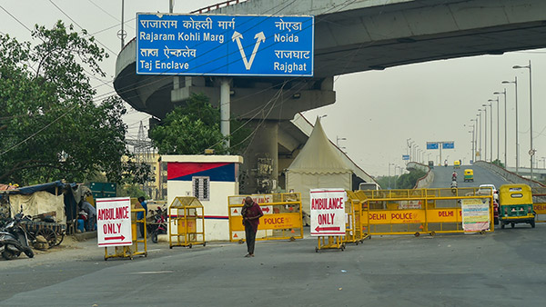 Dedicated Lanes In Delhi: दिल्ली में इमरजेंसी वाहनों के लिए बनी डेडिकेटेड लेन, आवाजाही होगी तेज Dedicated Lanes In Delhi: दिल्ली में इमरजेंसी वाहनों के लिए बनी डेडिकेटेड लेन, आवाजाही होगी तेज