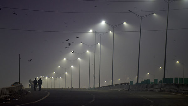 Delhi-Meerut Expressway पर सुविधाओं में कमी देख नाराज हुए नितिन गडकरी, कह डाली ये बात Delhi-Meerut Expressway पर सुविधाओं में कमी देख नाराज हुए नितिन गडकरी, कह डाली ये बात