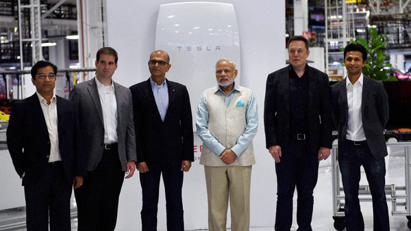 Tesla First Showroom: टेस्ला मुंबई के लोअर परेल-वर्ली में खोल सकती है पहला शोरूम, किया ये खुलासा