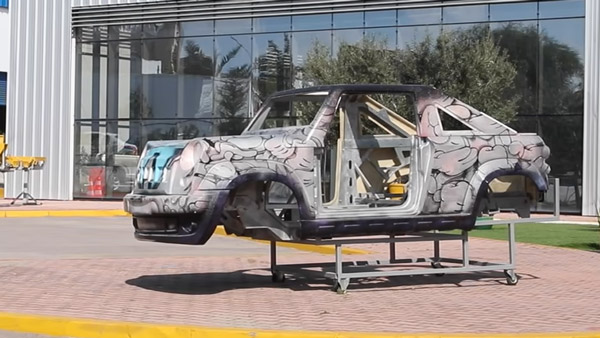 SUV Made Of Fibreglass: फाइबर ग्लास से बनाया एसयूवी, निर्माण के लागत में आई कमी
