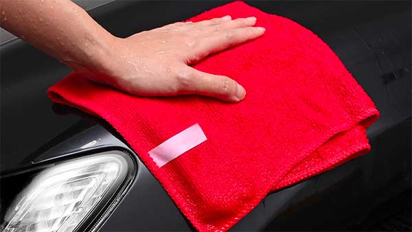 Car Detailing Service: कार डिटेलिंग करवा लिया तो भूल जाएंगे नॉर्मल वॉशिंग, जानिए कैसे होती है सफाई