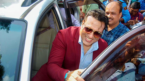 Bollywood Comedians And Their Cars: बॉलीवुड के किस कॉमेडियन के पास हैं कौन सी कारें, जानें यहां Bollywood Comedians And Their Cars: बॉलीवुड के किस कॉमेडियन के पास हैं कौन सी कारें, जानें यहां