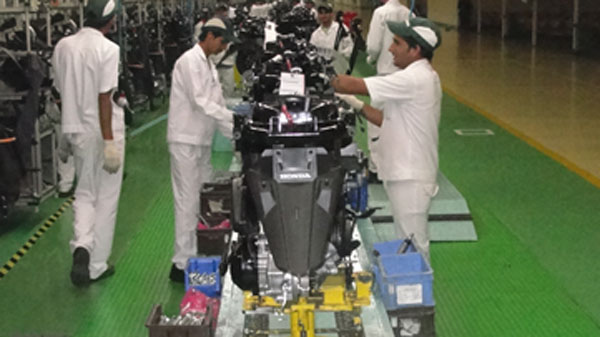 Honda 2Wheeler Plant Shutdown: होंडा 2व्हीलर के चारों प्लांट में उत्पादन 15 दिनों के लिए बंद, जानें क्यों