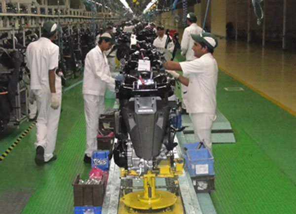 Honda 2Wheeler Plant Shutdown: होंडा 2व्हीलर के चारों प्लांट में उत्पादन 15 दिनों के लिए बंद, जानें क्यों