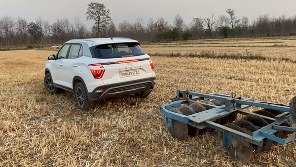 Hyundai Creta Plough The Field: हुंडई क्रेटा से की खेत की जुताई तो क्या हुआ उसका हश्र, देखें वीडियो
