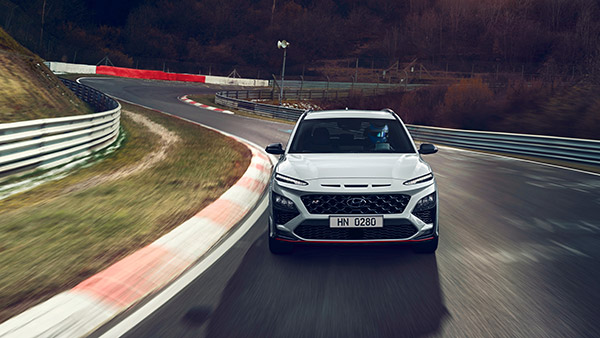 Hyundai Kona N Officially Revealed: हुंडई कोना एन आधिकारिक तौर पर हुई पेश, जानें क्या मिलेंगे फीचर्स