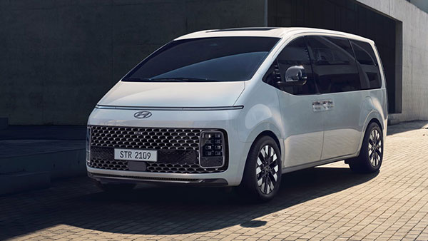 Hyundai Staria Unveiled: हुंडई स्टारिया एमपीवी हुई पेश, मिलेगा स्पेसशिप में सफर करने का अहसास Hyundai Staria Unveiled: हुंडई स्टारिया एमपीवी हुई पेश, मिलेगा स्पेसशिप में सफर करने का अहसास