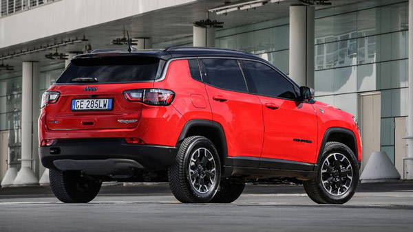 2022 Jeep Compass Unveiled: नई जीप कम्पास फेसलिफ्ट का हुआ खुलासा, जानें क्या है नया