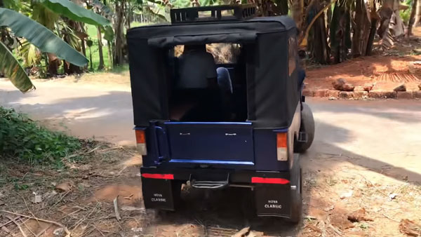 Man Builds Electric Jeep Miniature: इस व्यक्ति ने अपने बच्चों के लिए बनाई छोटी इलेक्ट्रिक जीप, देखें वीडियो Man Builds Electric Jeep Miniature: इस व्यक्ति ने अपने बच्चों के लिए बनाई छोटी इलेक्ट्रिक जीप, देखें वीडियो
