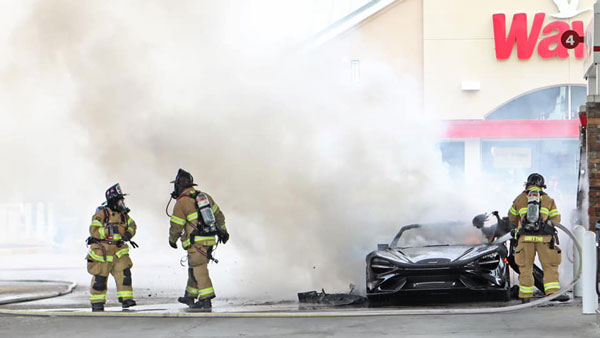 McLaren 765 LT Burns To Ashes: करोड़ों की ये स्पोर्ट्स कार मिनटों में हुई जलकर खाक, देखें तस्वीरें