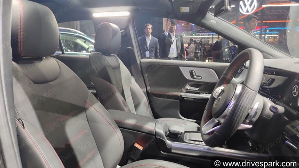 New Mercedes-Benz GLA Bookings Open: नई जनरेशन मर्सिडीज जीएलए की बुकिंग भारत में हुई शुरू, जानें कब होगी लॉन्च