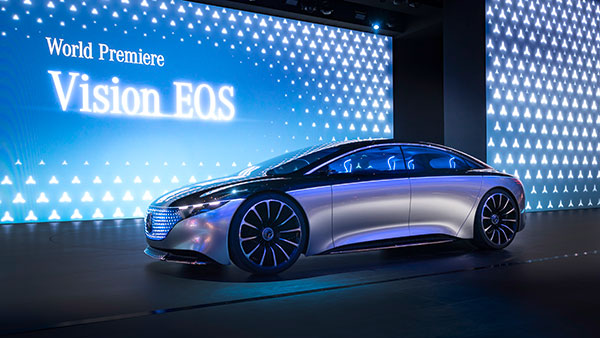 Mercedes-Benz EQS Unveiled: मर्सिडीज-बेंज ने ईक्यूएस इलेक्ट्रिक सेडान को किया पेश, 770 किमी है रेंज