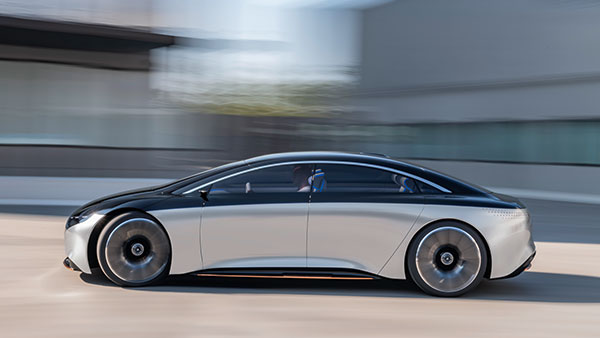 Mercedes-Benz EQS Unveiled: मर्सिडीज-बेंज ने ईक्यूएस इलेक्ट्रिक सेडान को किया पेश, 770 किमी है रेंज