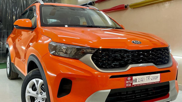 Kia Sonet Glossy Orange Body Wrap: इस किया सॉनेट से हटा नहीं पाएंगे नजरें, जानें क्या है खास