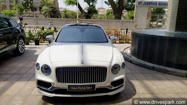 Bentley Bentayga And Flying Spur Showcased: बेंटले बेंटायगा और फ्लाइंग स्पर को बेंगलुरु में किया शोकेस, देखें