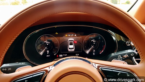 Bentley Bentayga And Flying Spur Showcased: बेंटले बेंटायगा और फ्लाइंग स्पर को बेंगलुरु में किया शोकेस, देखें