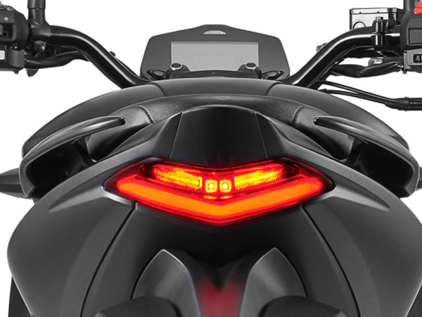 Suzuki Gixxer 250 Launched In Japan: मेड इन इंडिया सुजुकी जिक्सर 250 जापान में हुई लाॅन्च