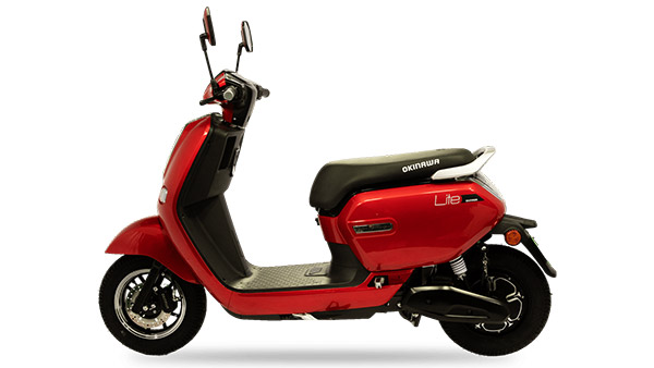 Licence Free e-Scooters: इन इलेक्ट्रिक स्कूटरों को चलाने के लिए नहीं पड़ती लाइसेंस और रजिस्ट्रेशन की जरूरत, जानें