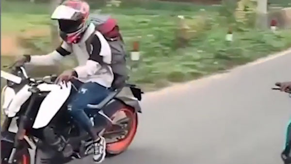 RTO Suspended Duke’s Rider License: खतरनाक राइडिंग के चलते बाइकर का लाइसेंस हुआ रद्द, देखें वीडियो