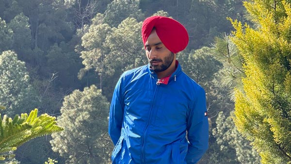 पंजाबी सिंगर ने खरीदी दमदार लैंड रोवर डिफेंडर एसयूवी, देखें तस्वीरें