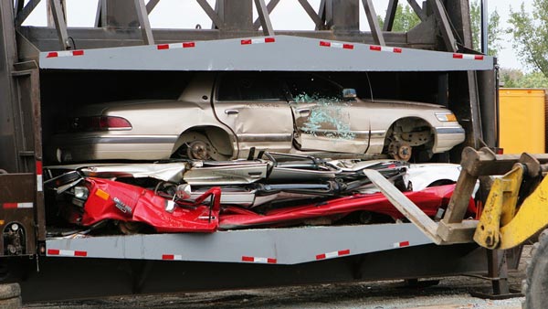 Mahindra Vehicle Scrappage Solution: अब अपनी पुरानी कार के बदले खरीदें महिंद्रा की नई कार, जानें Mahindra Vehicle Scrappage Solution: अब अपनी पुरानी कार के बदले खरीदें महिंद्रा की नई कार, जानें