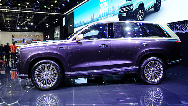 Rolls Royce Cullinan Look Alike Spotted: चीनी कार कंपनी ने की रोल्स राॅयस कलिनन की नकल, देखें तस्वीरें