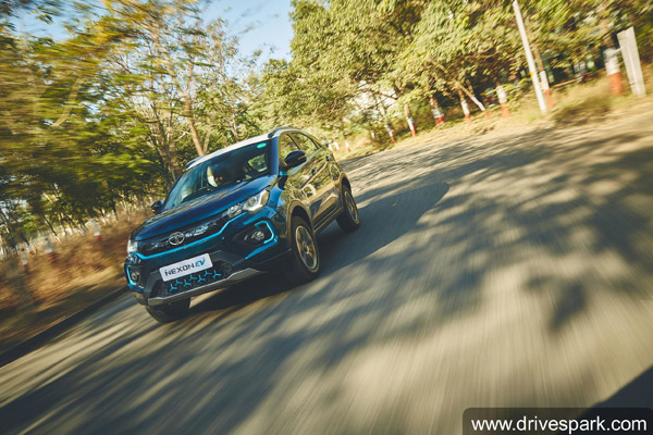 Tata Nexon EV Sales Milestone: टाटा नेक्सन ईवी की बिक्री 4000 यूनिट के पार, सिर्फ 14 महीने में पार किया यह आंकड़ा