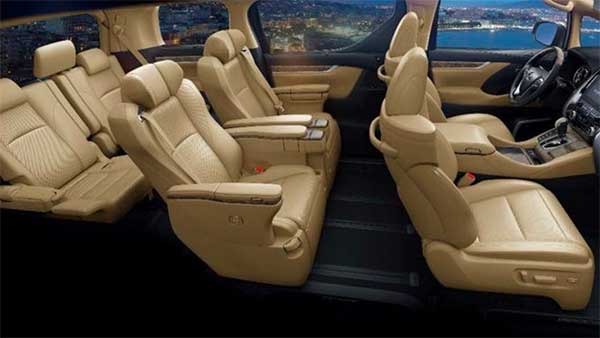 Toyota Crown (Vellfire) Showcased: भारत में बिकने वाली टोयोटा वेलफायर चीन में हुई पेश, नाम बदला