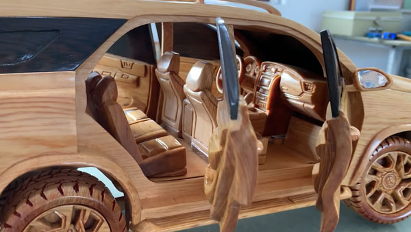 Toyota Fortuner Wood Miniature: इस कलाकार ने लड़की से बनाई नए टोयोटा फॉर्च्यूनर लेजेंडर, देखें वीडियो