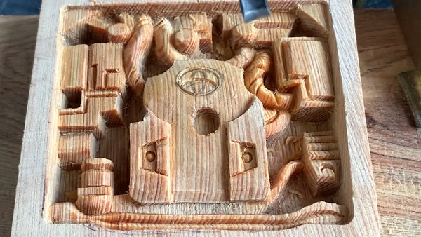 Toyota Fortuner Wood Miniature: इस कलाकार ने लड़की से बनाई नए टोयोटा फॉर्च्यूनर लेजेंडर, देखें वीडियो